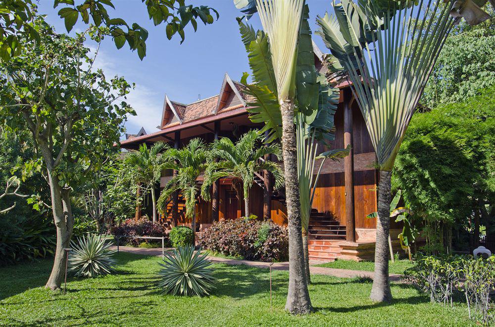 Angkor Village Hotel Siem Reap Eksteriør billede Thai house