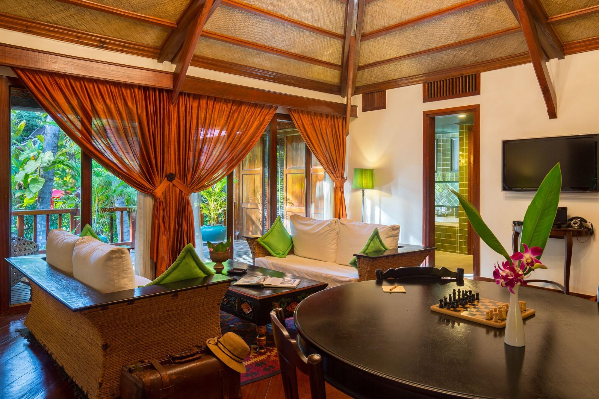 Angkor Village Hotel Siem Reap Eksteriør billede The interior of a villa at the resort