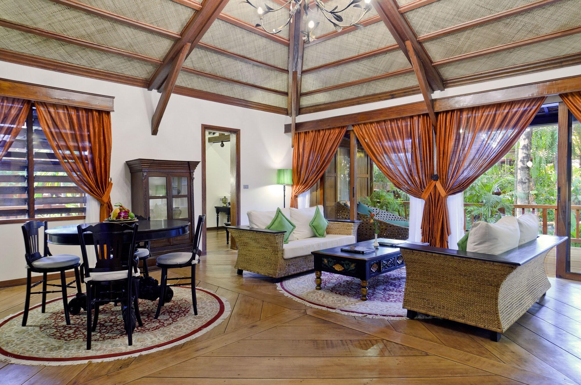 Angkor Village Hotel Siem Reap Eksteriør billede The interior of a villa at the resort