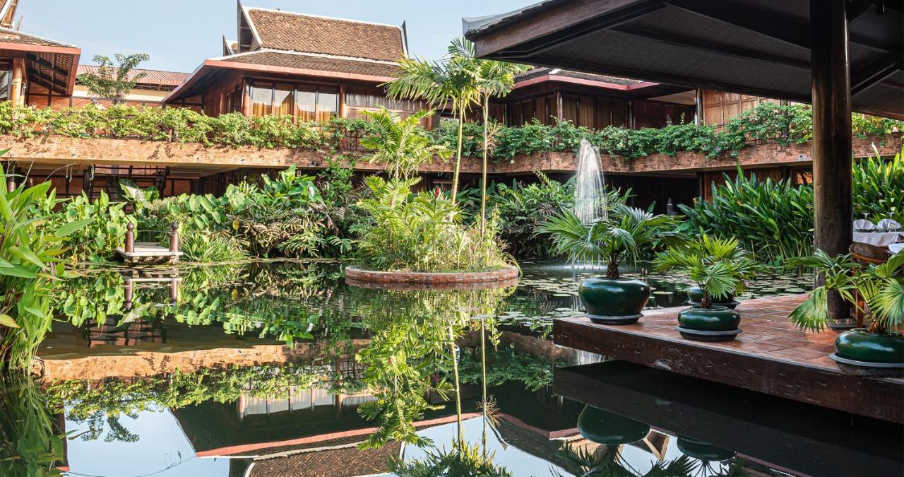 Angkor Village Hotel Siem Reap Eksteriør billede The resort's main building